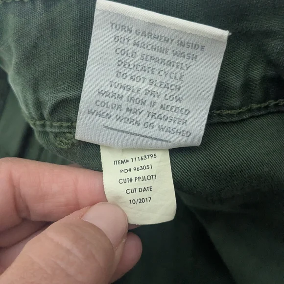 Torrid Green Camo Cutoff Shorts Floral Embroidery High Rise Raw Hem Casual 20 - Picture 12 of 13